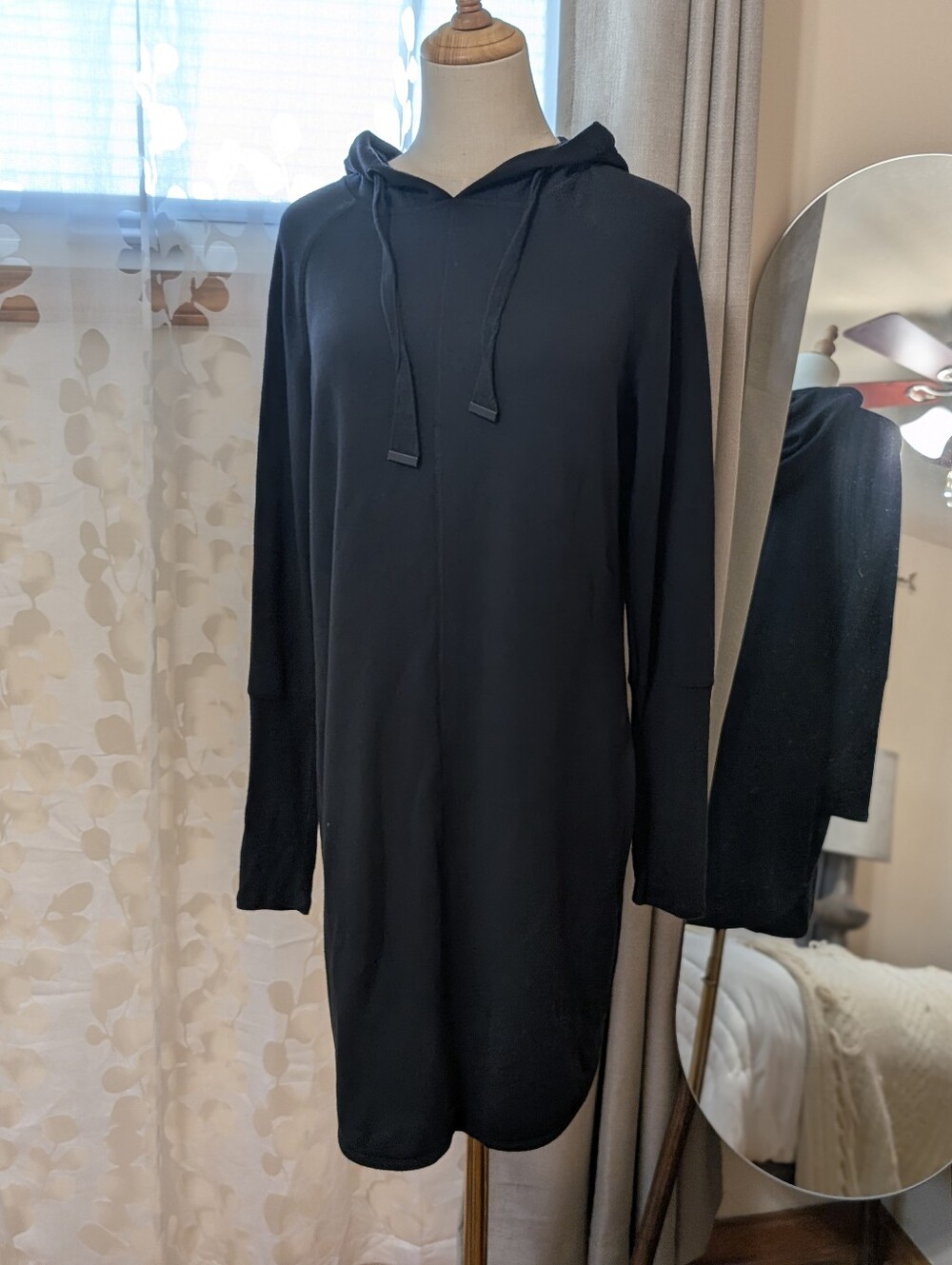 Athleta Women's Size Small Black Long-Sleeve Hooded Dress